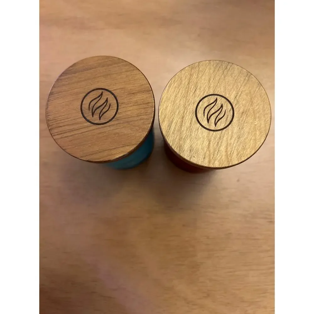 New 2 Chesapeake Bay Candles Coconut🥥Sandalwood Raspberry Coconut🥥size 3x2.75”